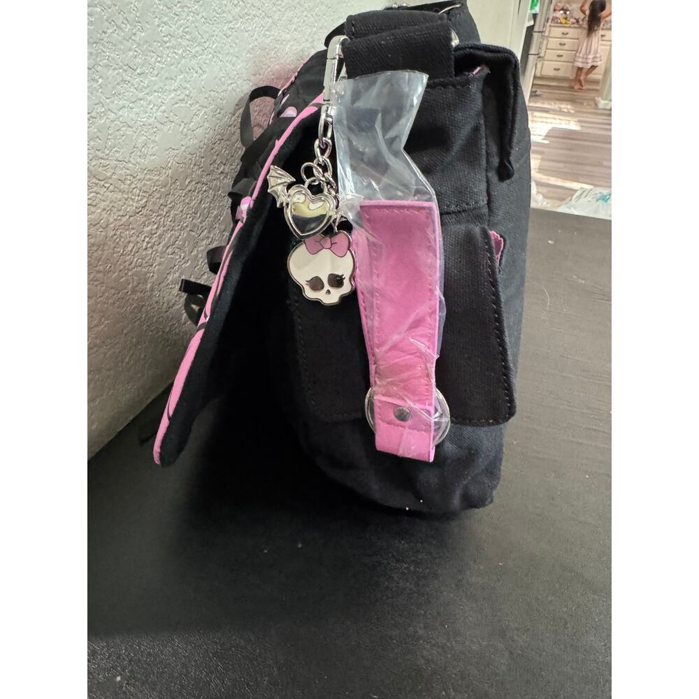 Monster High Draculaura Charm Lace Up Messenger Bag NWT Black Pink - Picture 5 of 9